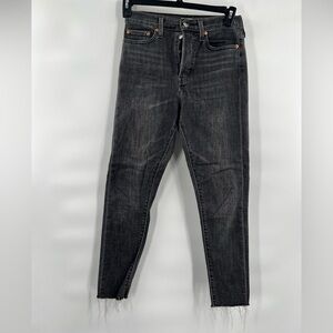 Levi’s wedgie skinny gray jeans size 28